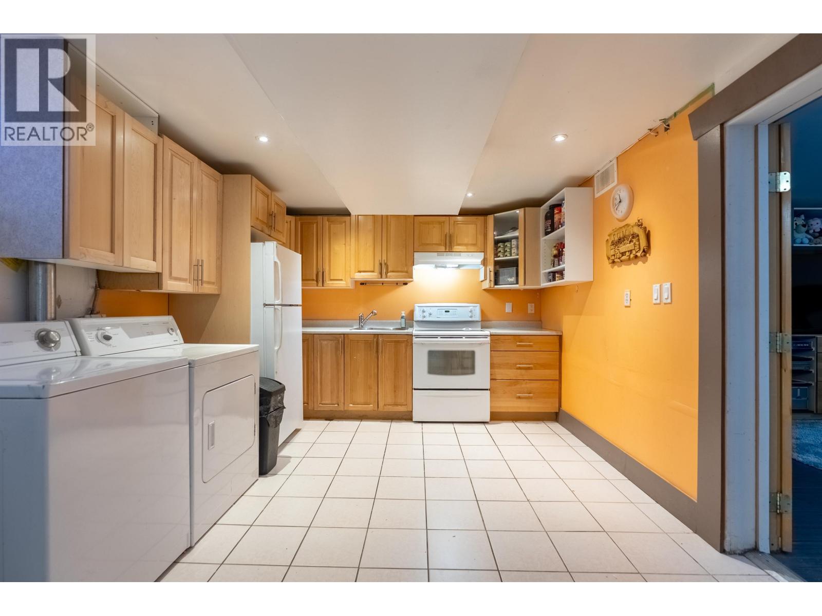 22023 Lougheed Highway, Maple Ridge, British Columbia  V2X 2S7 - Photo 21 - R3075295