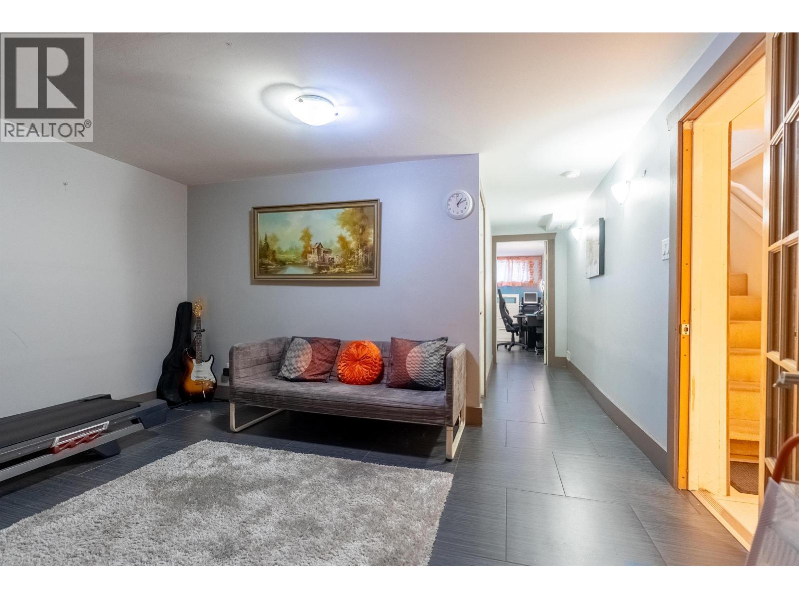 22023 Lougheed Highway, Maple Ridge, British Columbia  V2X 2S7 - Photo 24 - R3075295