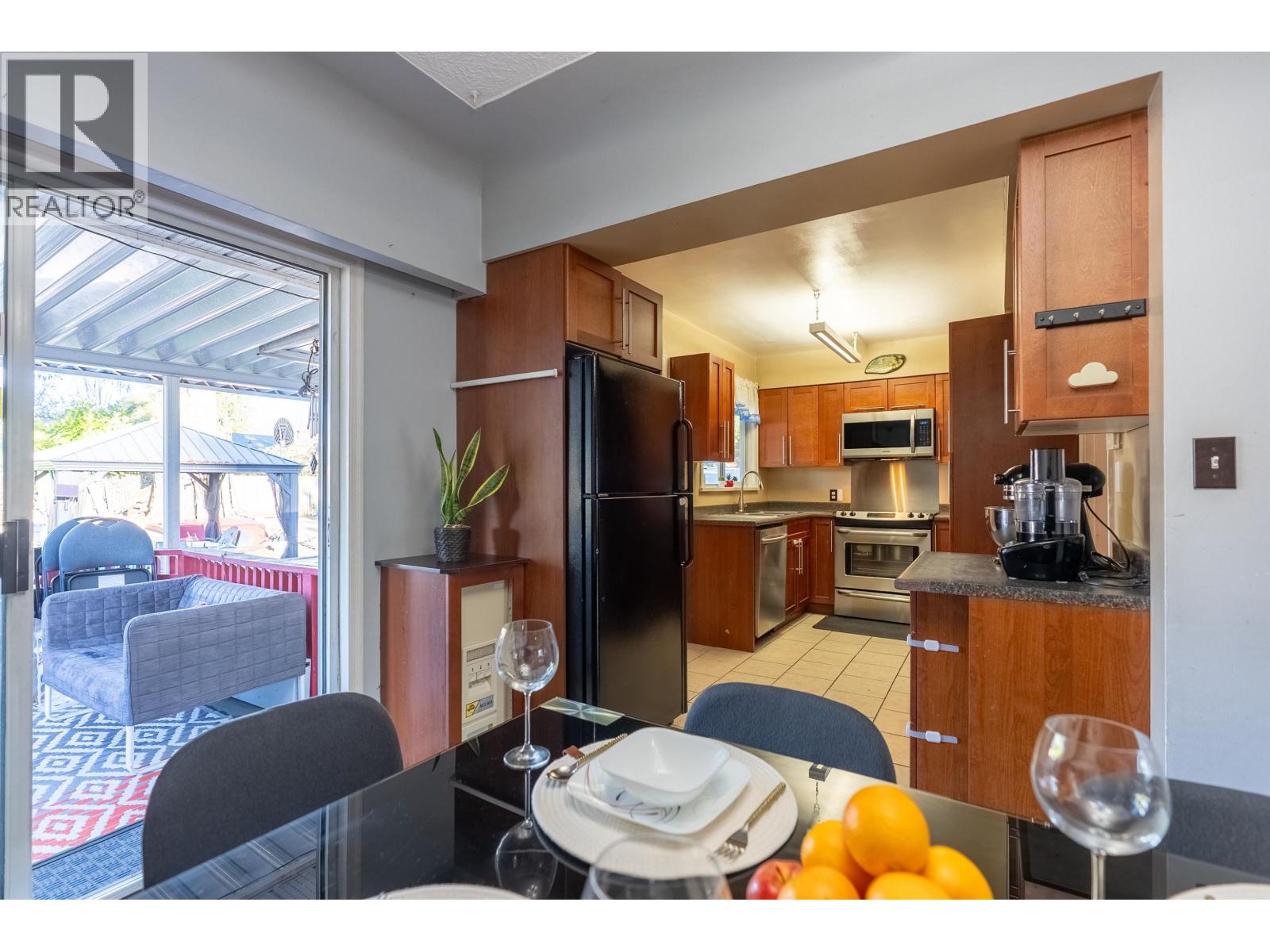 22023 Lougheed Highway, Maple Ridge, British Columbia  V2X 2S7 - Photo 13 - R3075295