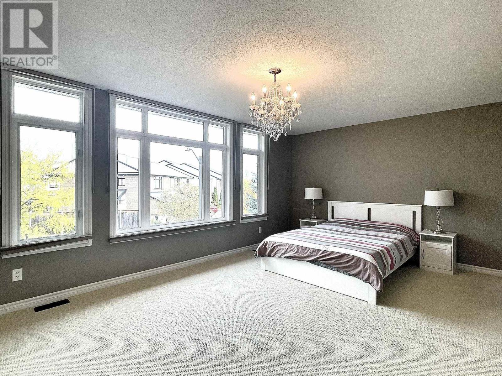 616 Whitecliffs Avenue, Ottawa, Ontario  K1V 2N4 - Photo 12 - X12774114