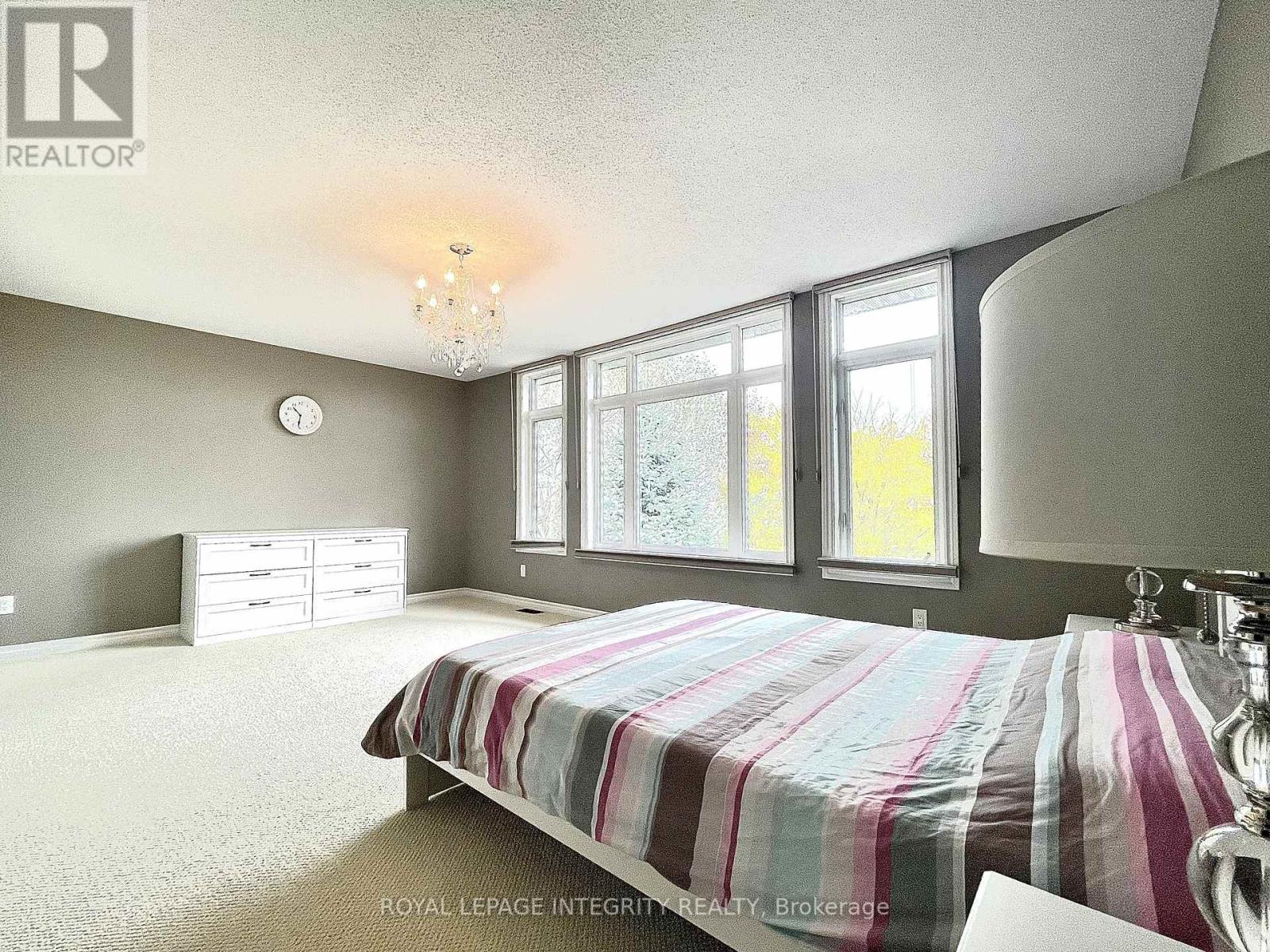 616 Whitecliffs Avenue, Ottawa, Ontario  K1V 2N4 - Photo 13 - X12774114