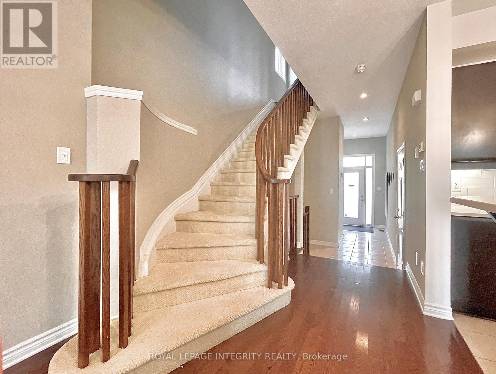 616 Whitecliffs Avenue, Ottawa, Ontario  K1V 2N4 - Photo 3 - X12774114