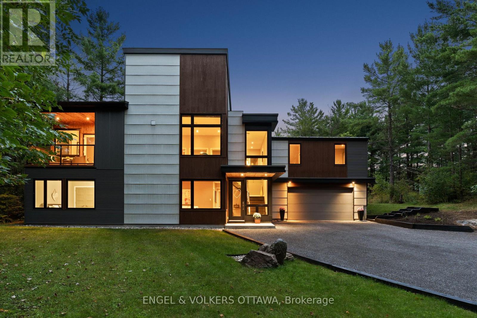 108 Edith Margaret Place, Ottawa, Ontario  K2W 1A8 - Photo 2 - X12774132