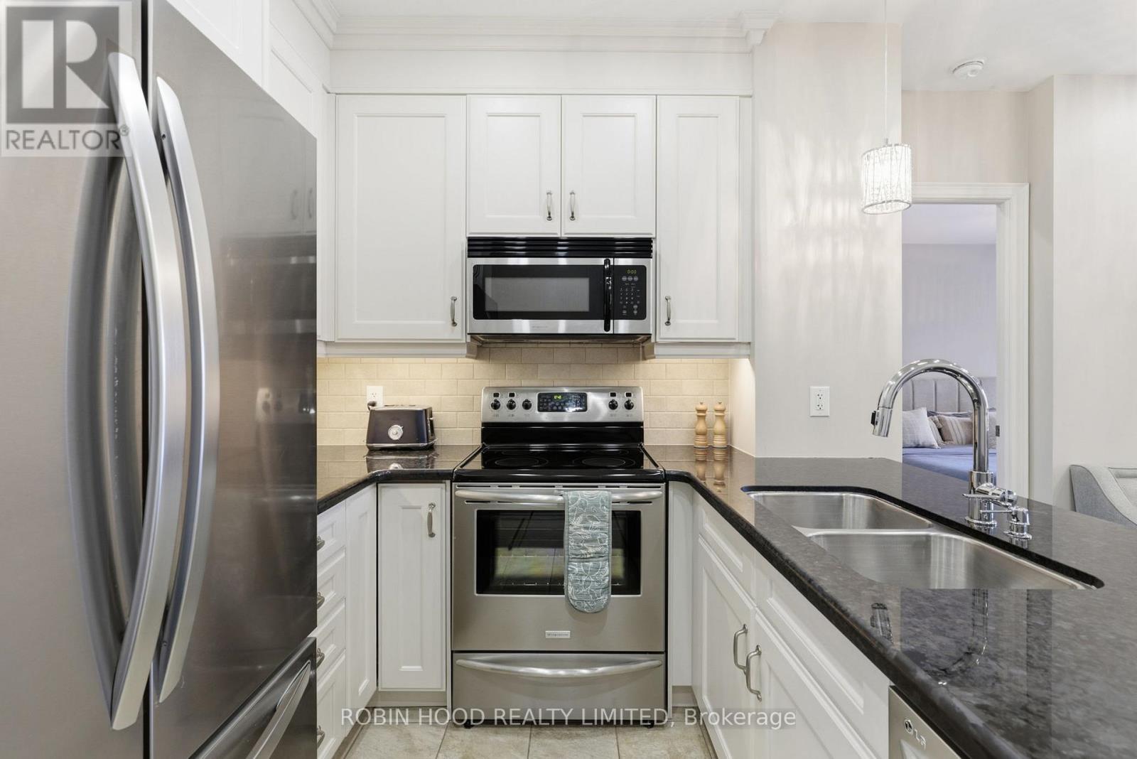 331 - 21 Burkebrook Place, Toronto, Ontario  M4G 0A2 - Photo 8 - C12774102