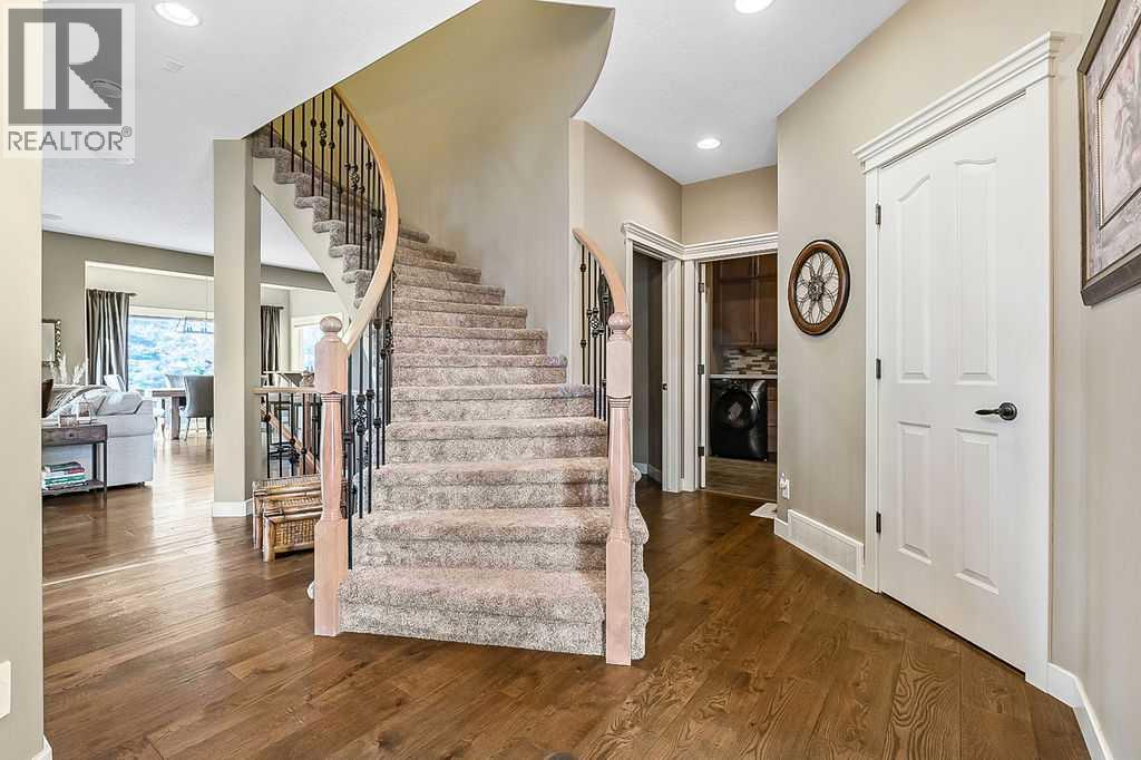 208 Tuscany Ravine View Nw, Calgary, Alberta  T3L 2W2 - Photo 4 - A2285022