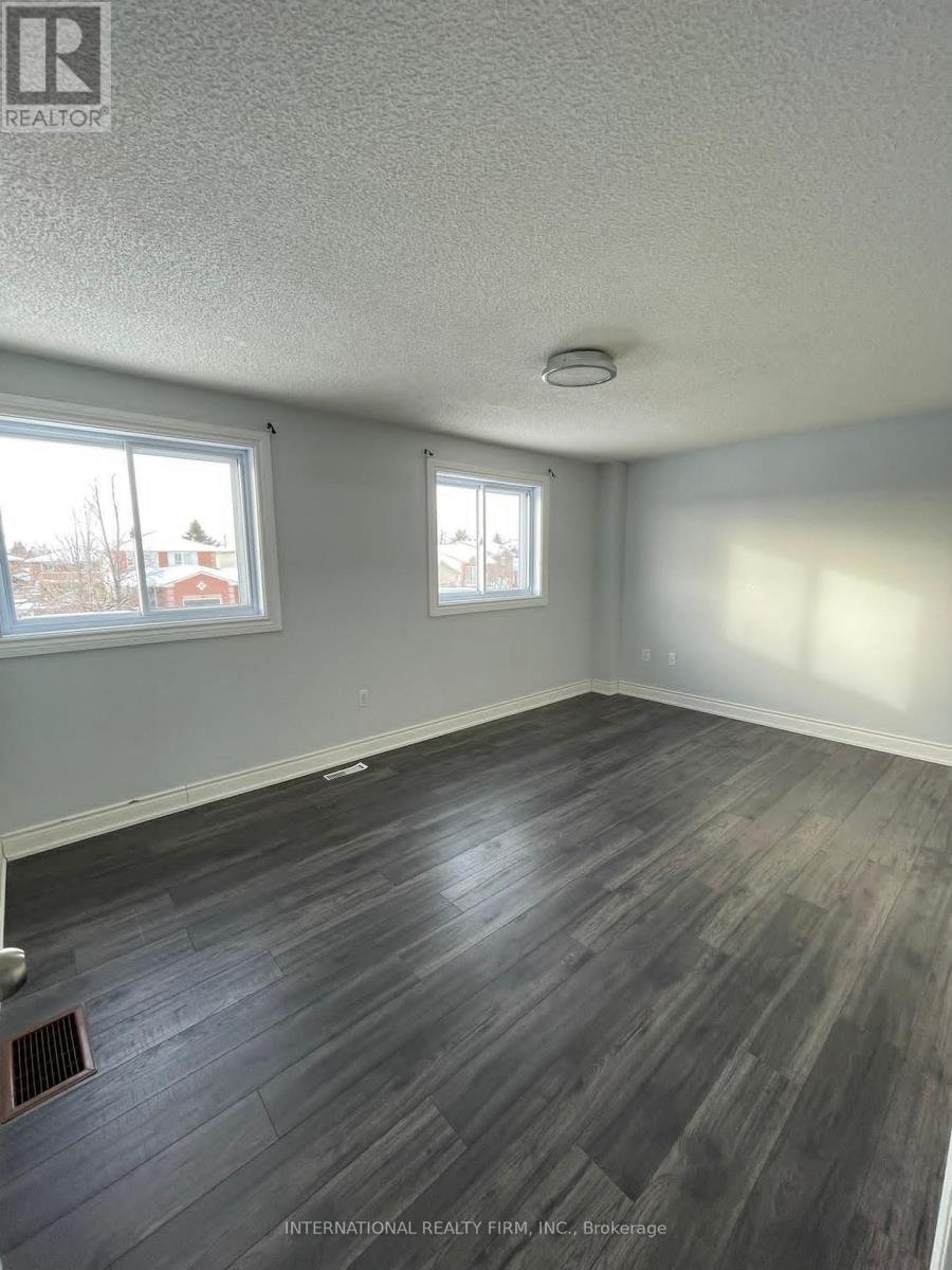 63 Wessenger Drive, Barrie, Ontario  L4N 8P8 - Photo 14 - S12774130