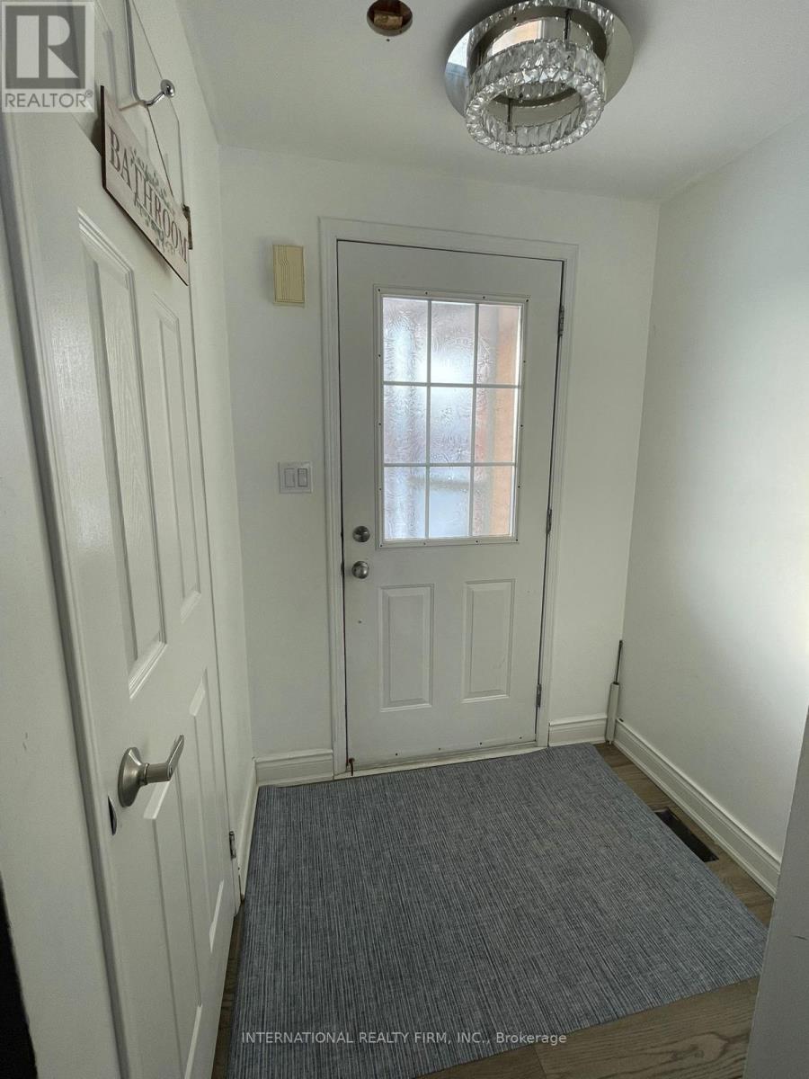 63 Wessenger Drive, Barrie, Ontario  L4N 8P8 - Photo 2 - S12774130