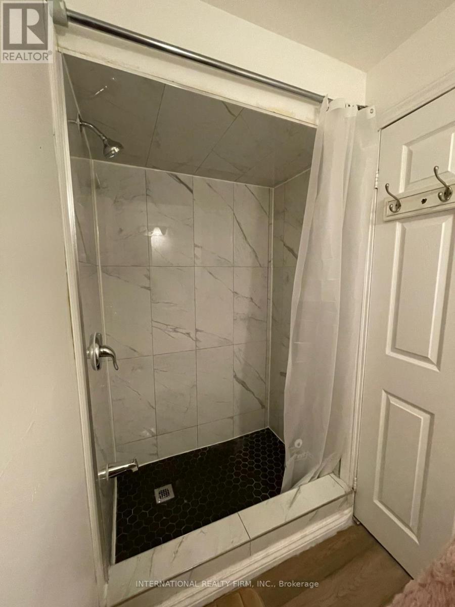 63 Wessenger Drive, Barrie, Ontario  L4N 8P8 - Photo 33 - S12774130