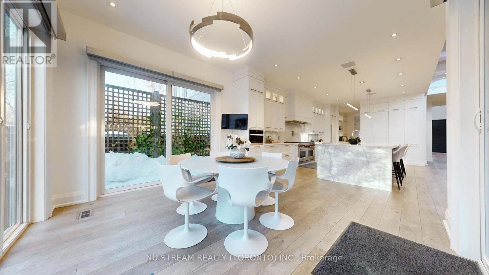 3425 Lakeshore Road W, Oakville, Ontario  L6L 0A3 - Photo 15 - W12774104