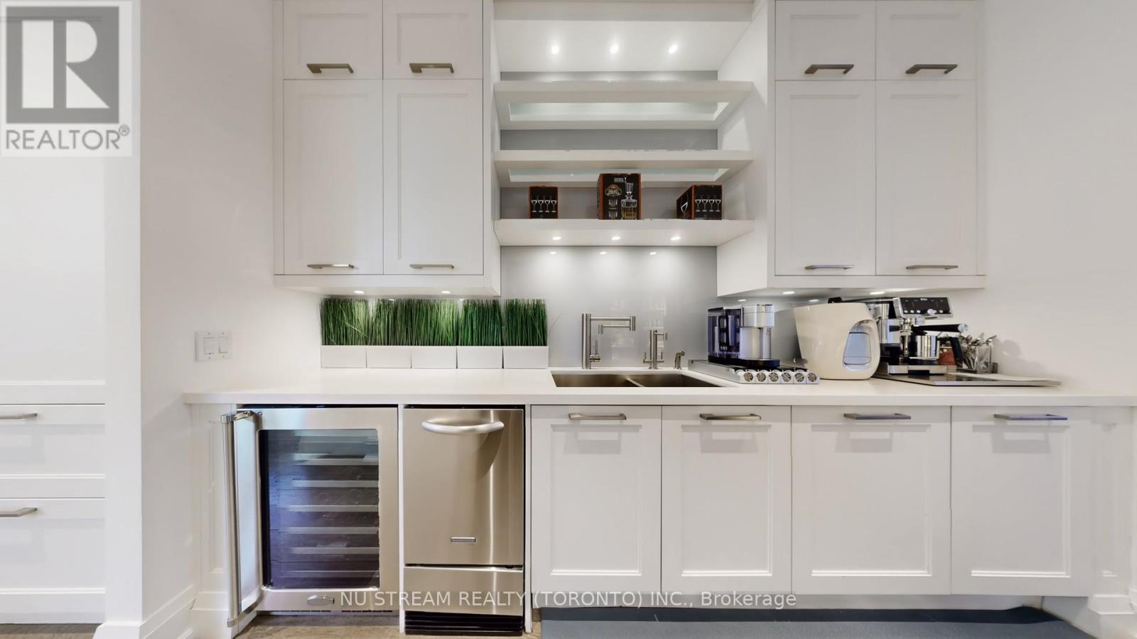 3425 Lakeshore Road W, Oakville, Ontario  L6L 0A3 - Photo 17 - W12774104