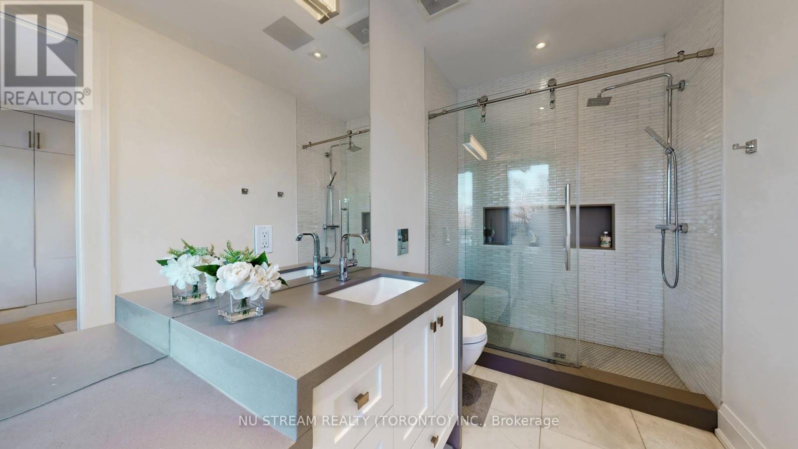 3425 Lakeshore Road W, Oakville, Ontario  L6L 0A3 - Photo 36 - W12774104