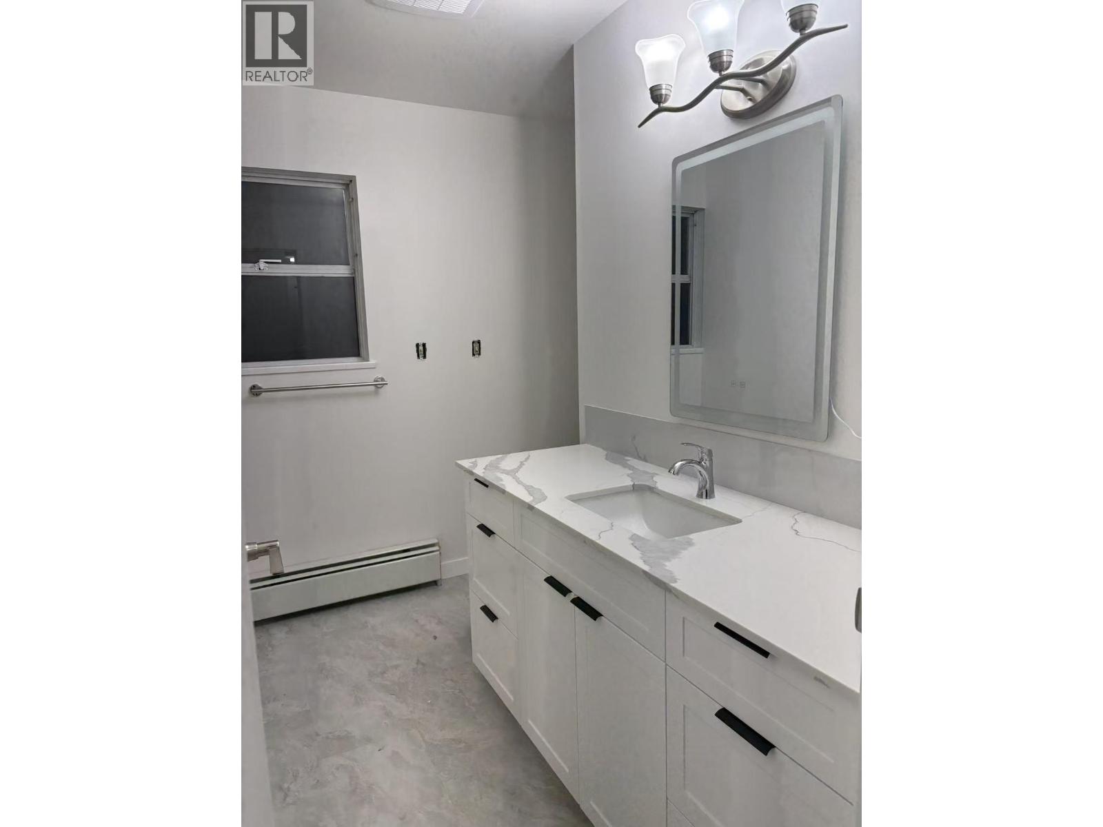 657 Poirier Street, Coquitlam, British Columbia  V3J 7M5 - Photo 2 - R3087039