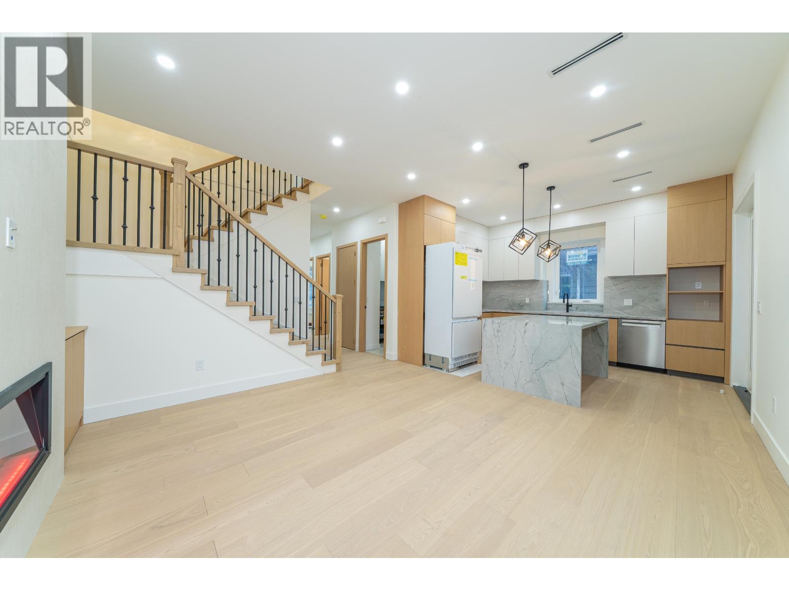 1 5091 Buxton Street, Burnaby, British Columbia  V5H 1J7 - Photo 9 - R3024440