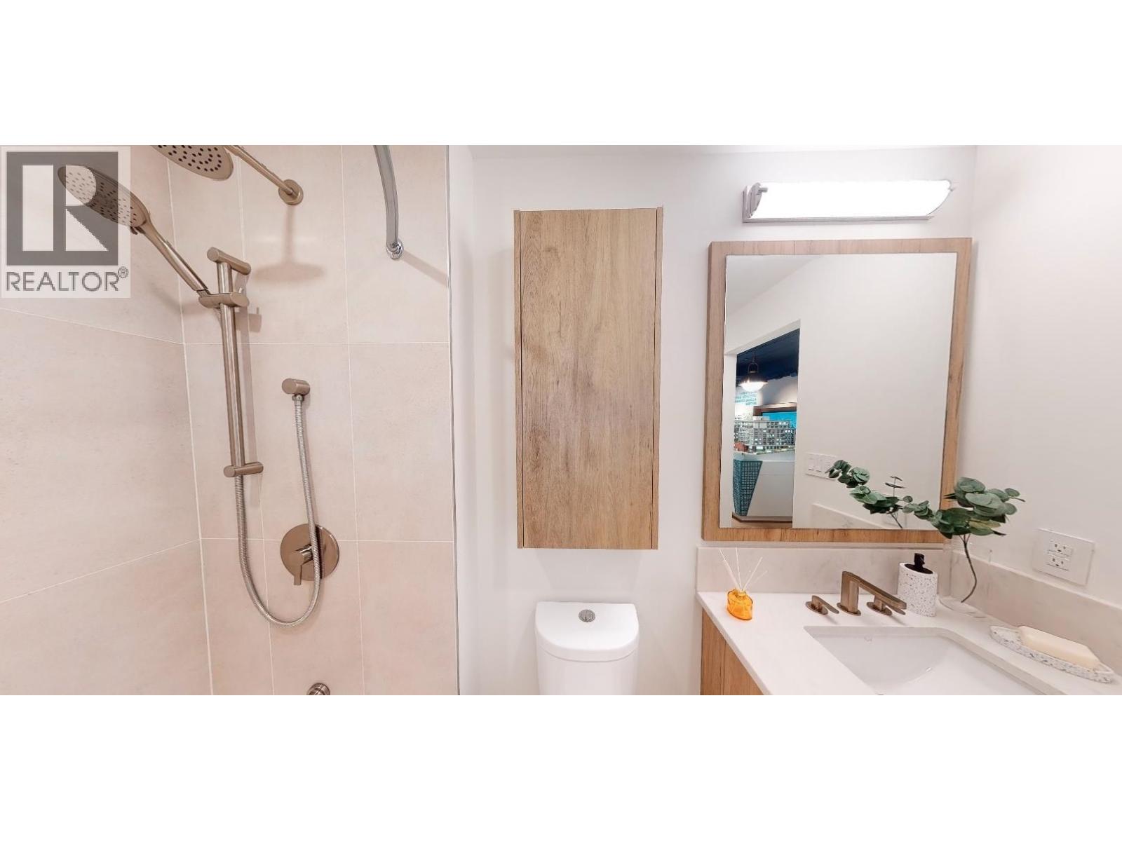 432 82 First Street, New Westminster, British Columbia  V3L 2G1 - Photo 10 - R3077804