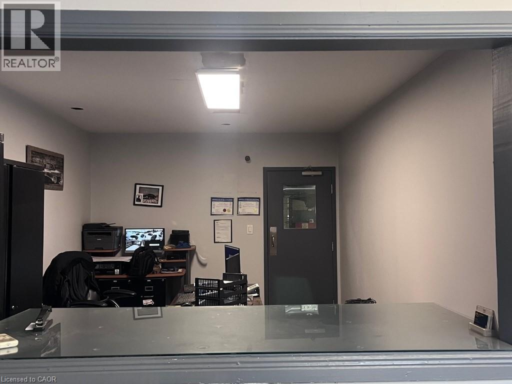 520 Collier-Macmillan Drive Unit# 6, Cambridge, Ontario  N1R 6R6 - Photo 4 - 40798556