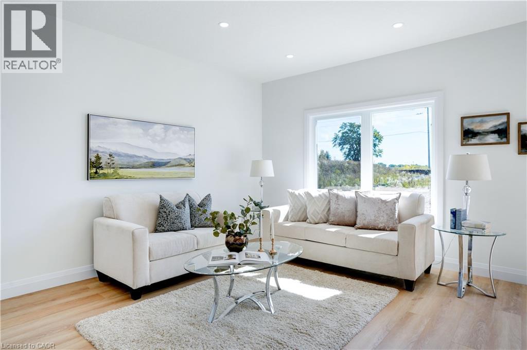 Photo 5 of 14 for 2568 Constance Avenue