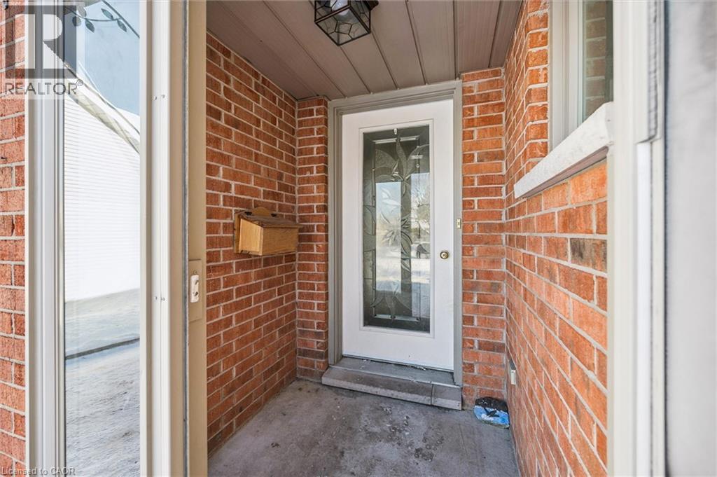 98 Peachtree Crescent, Cambridge, Ontario  N1S 4W3 - Photo 5 - 40800879