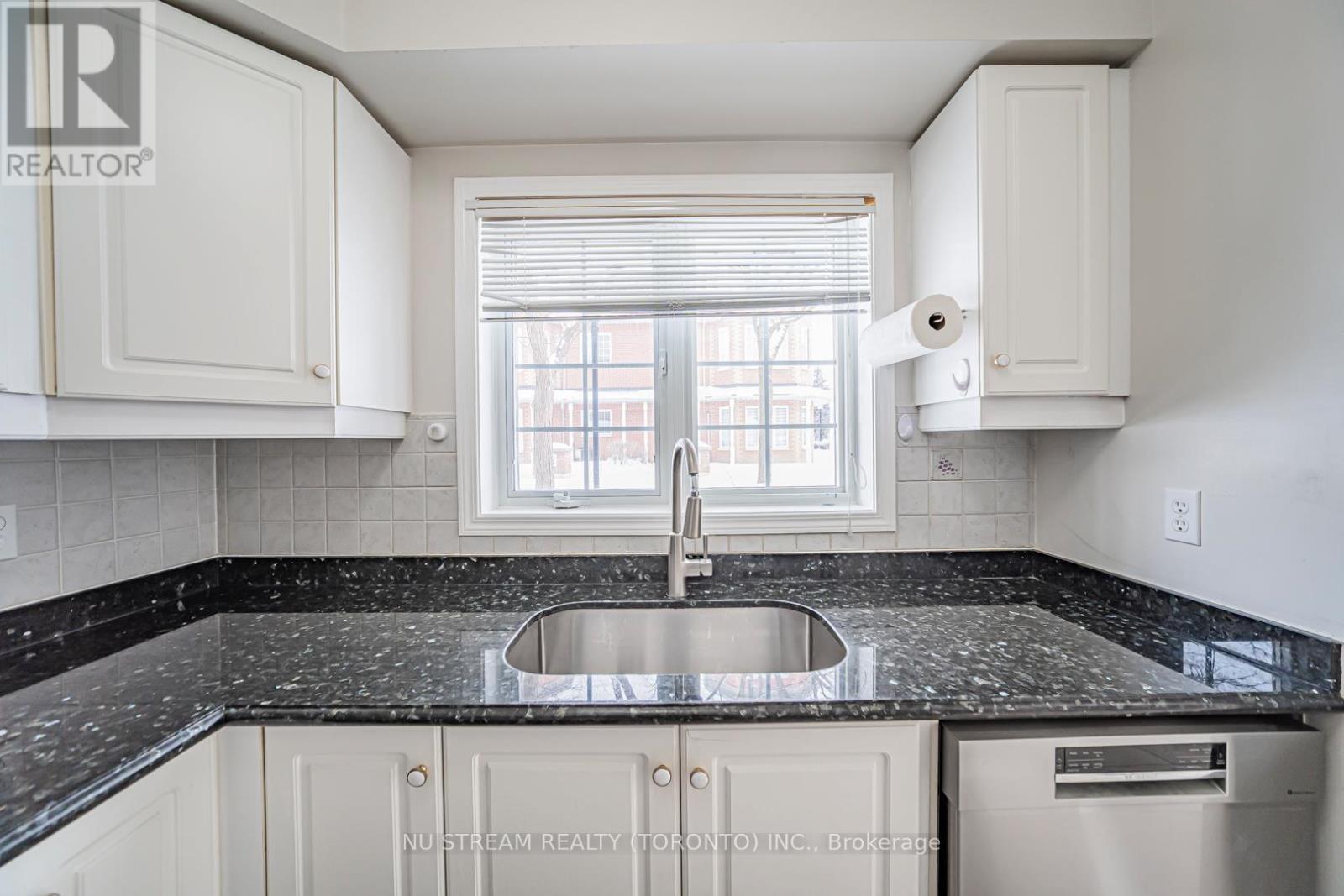 5 - 7 St Moritz Way, Markham, Ontario  L3R 4E8 - Photo 11 - N12774168