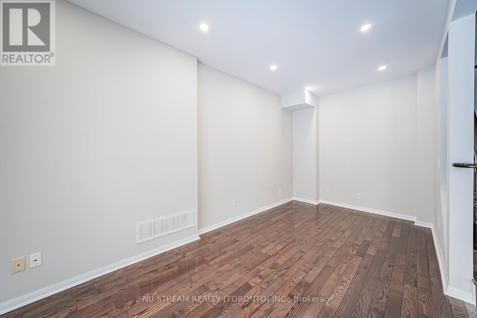 5 - 7 St Moritz Way, Markham, Ontario  L3R 4E8 - Photo 4 - N12774168