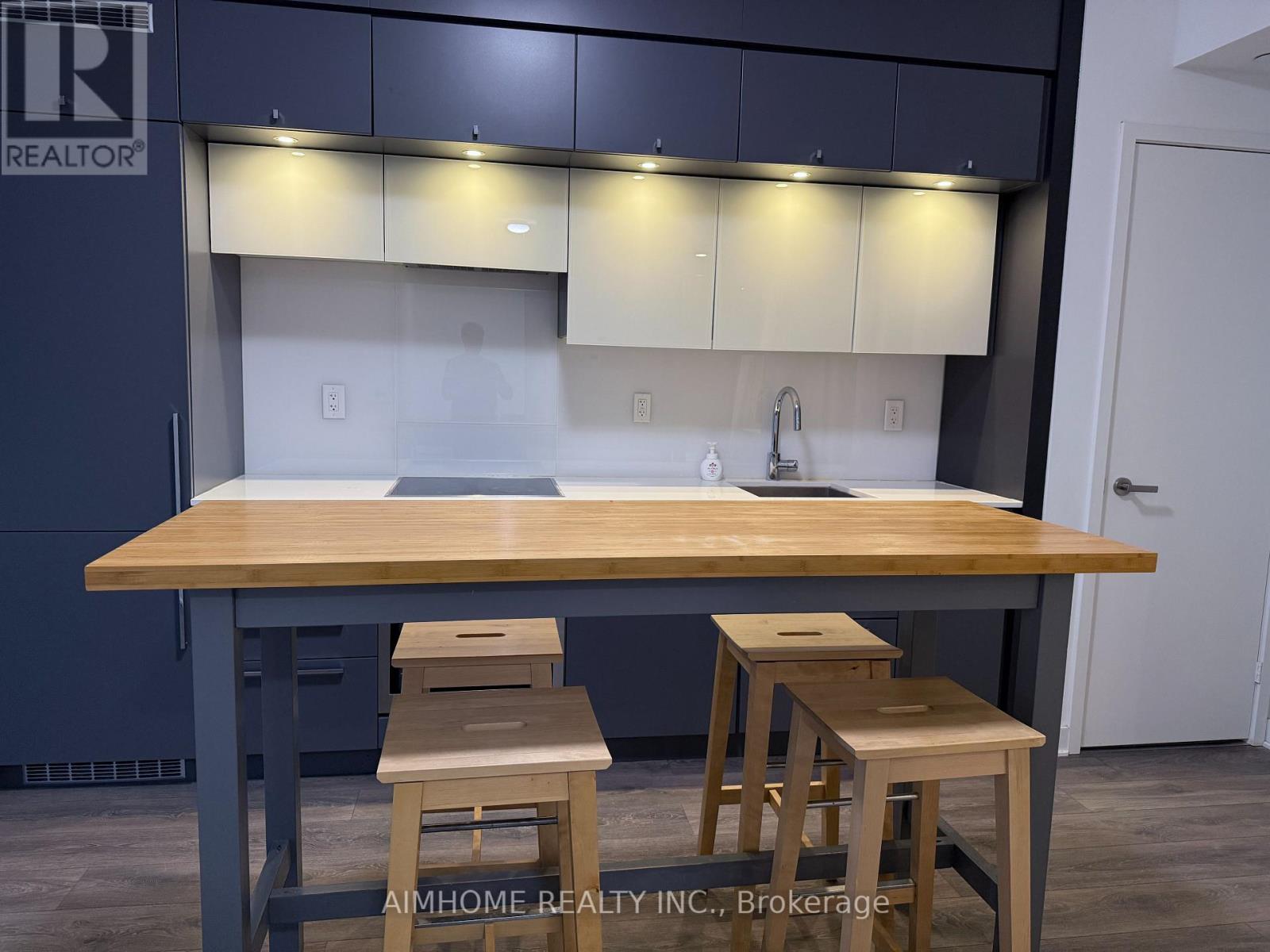 702 - 15 Grenville Street, Toronto, Ontario  M4Y 1A1 - Photo 2 - C12774202