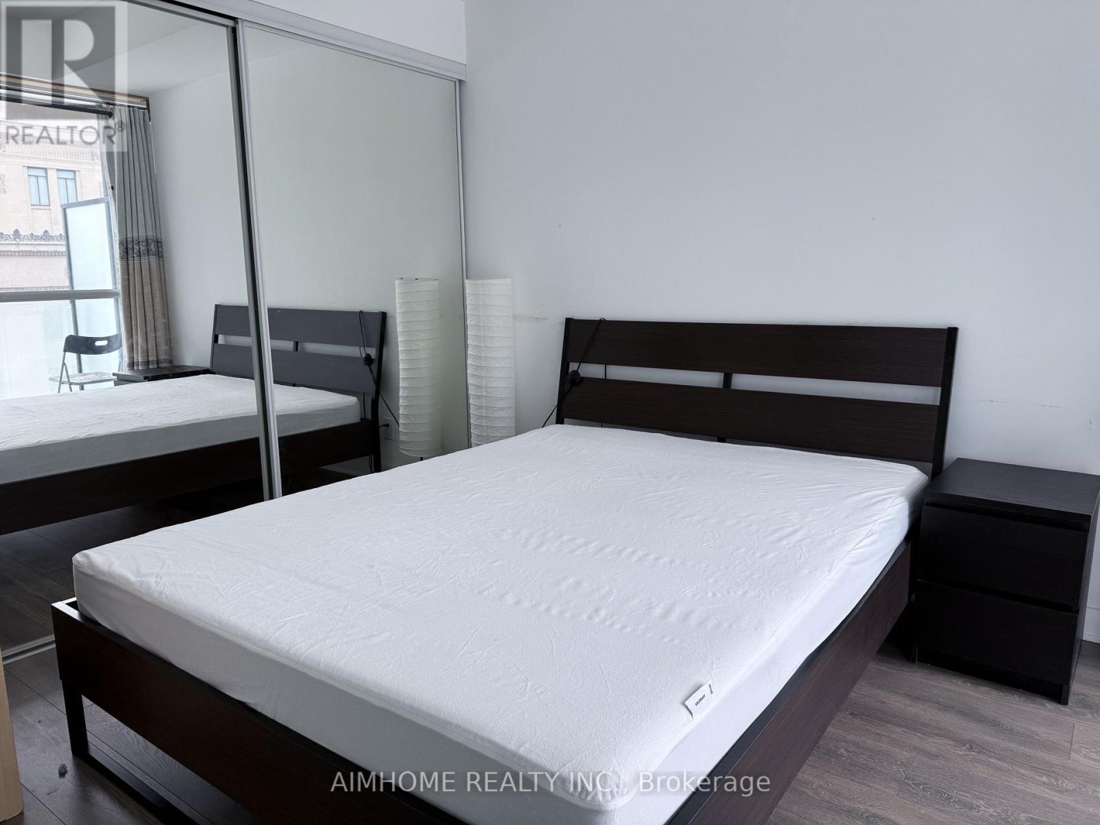 702 - 15 Grenville Street, Toronto, Ontario  M4Y 1A1 - Photo 6 - C12774202