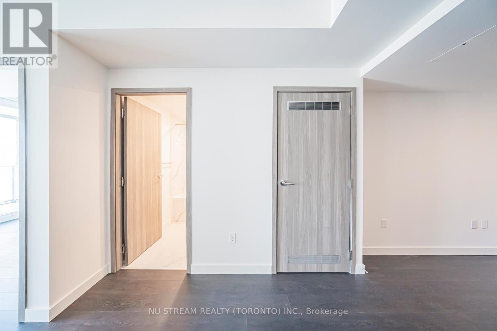 4609 - 3 Concord Cityplace Way, Toronto, Ontario  M5V 0X4 - Photo 15 - C12774204