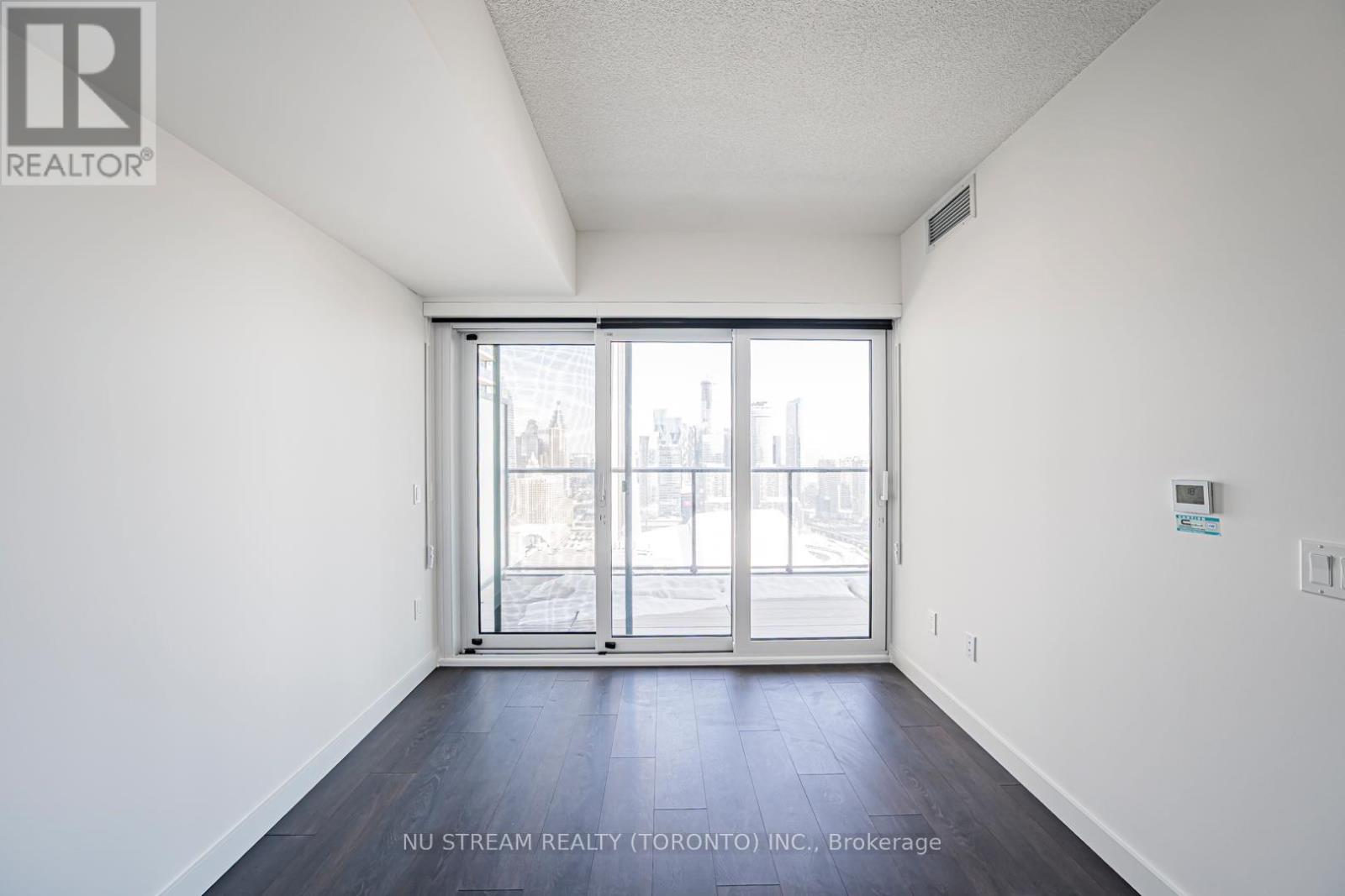 4609 - 3 Concord Cityplace Way, Toronto, Ontario  M5V 0X4 - Photo 16 - C12774204