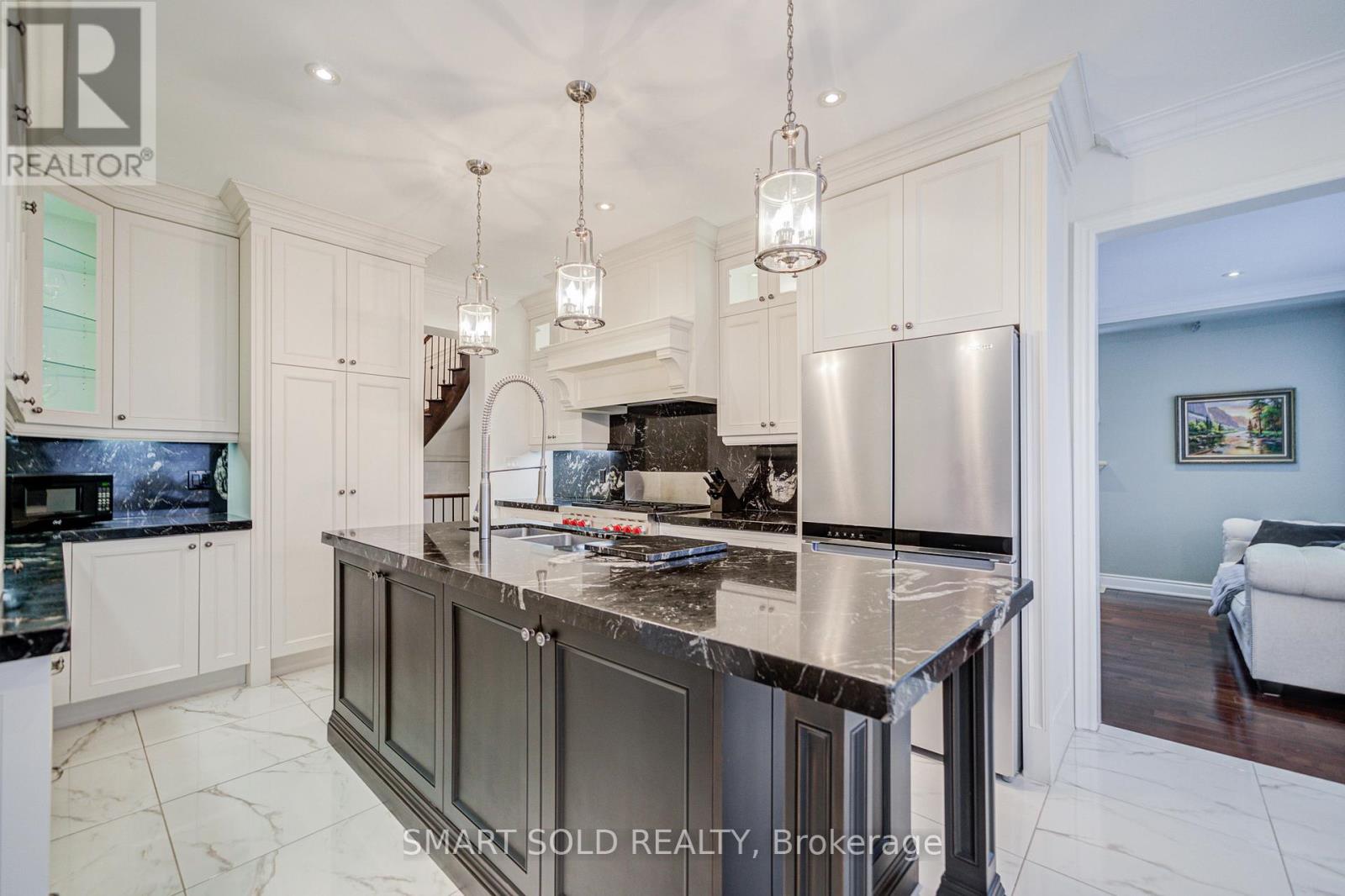 8 Sachet Drive, Richmond Hill, Ontario  L4E 4S1 - Photo 11 - N12774172