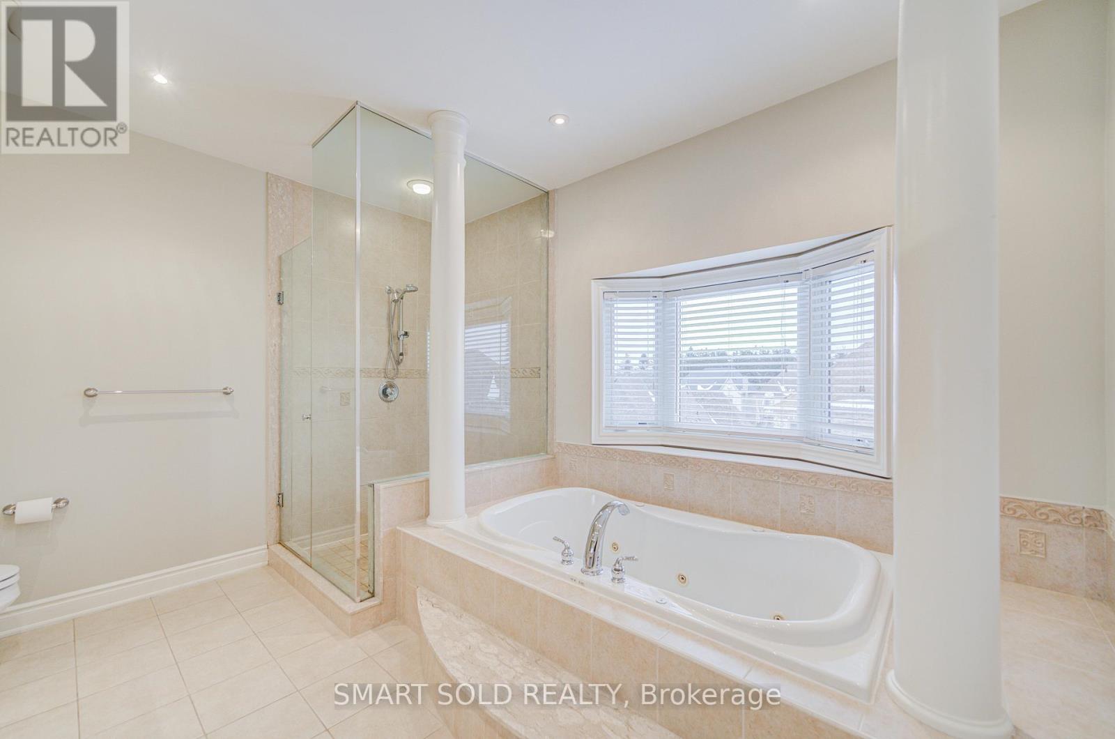 8 Sachet Drive, Richmond Hill, Ontario  L4E 4S1 - Photo 25 - N12774172