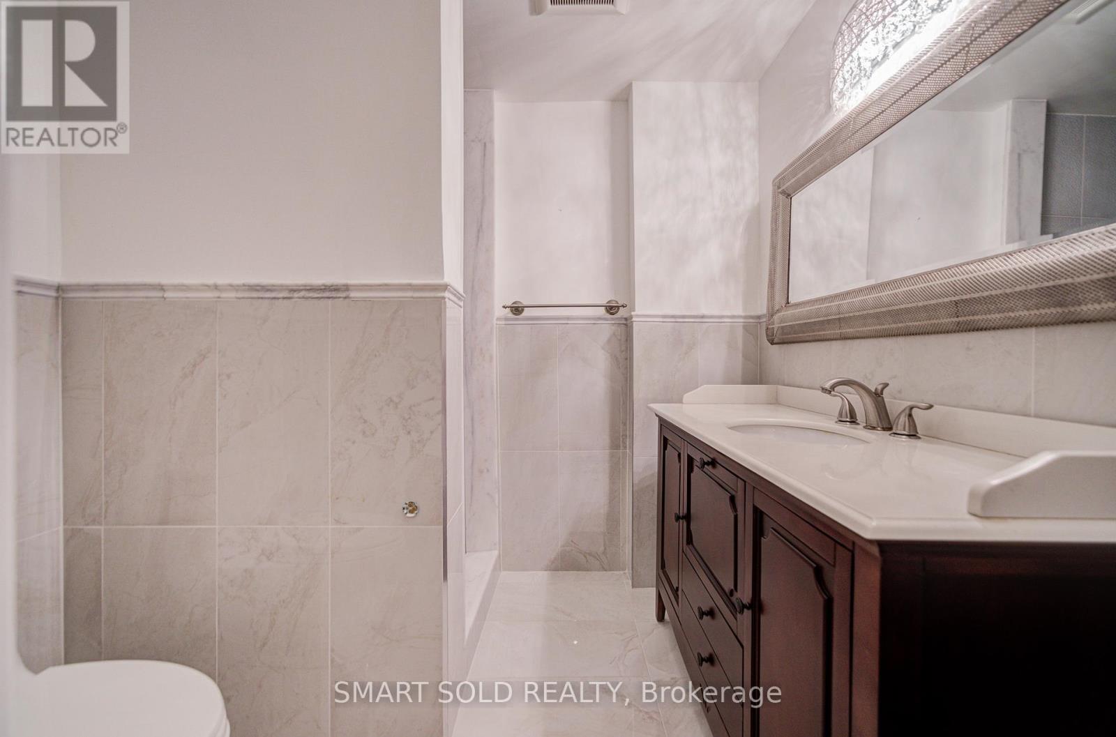 8 Sachet Drive, Richmond Hill, Ontario  L4E 4S1 - Photo 38 - N12774172