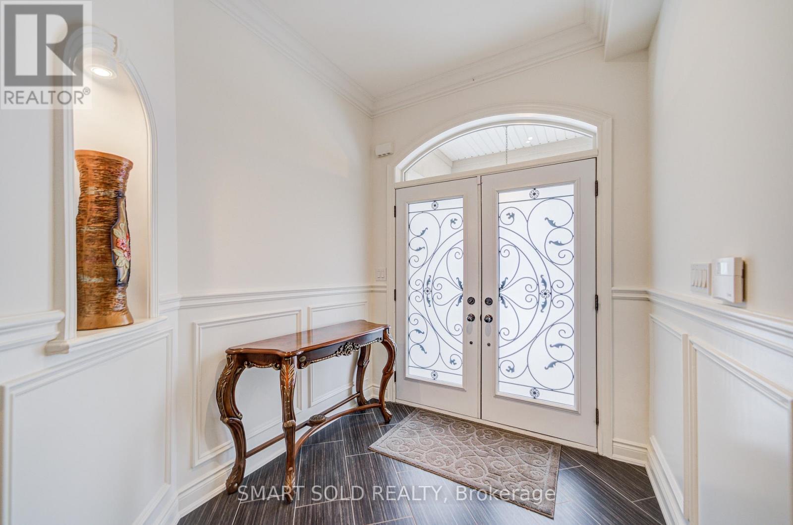 8 Sachet Drive, Richmond Hill, Ontario  L4E 4S1 - Photo 5 - N12774172