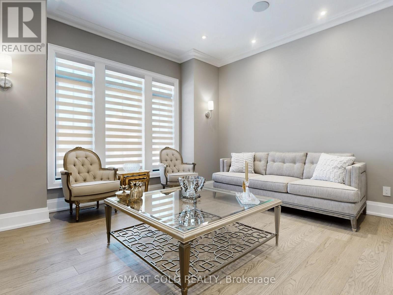 20 Dunn Drive, Richmond Hill, Ontario  L4E 3H8 - Photo 2 - N12774182