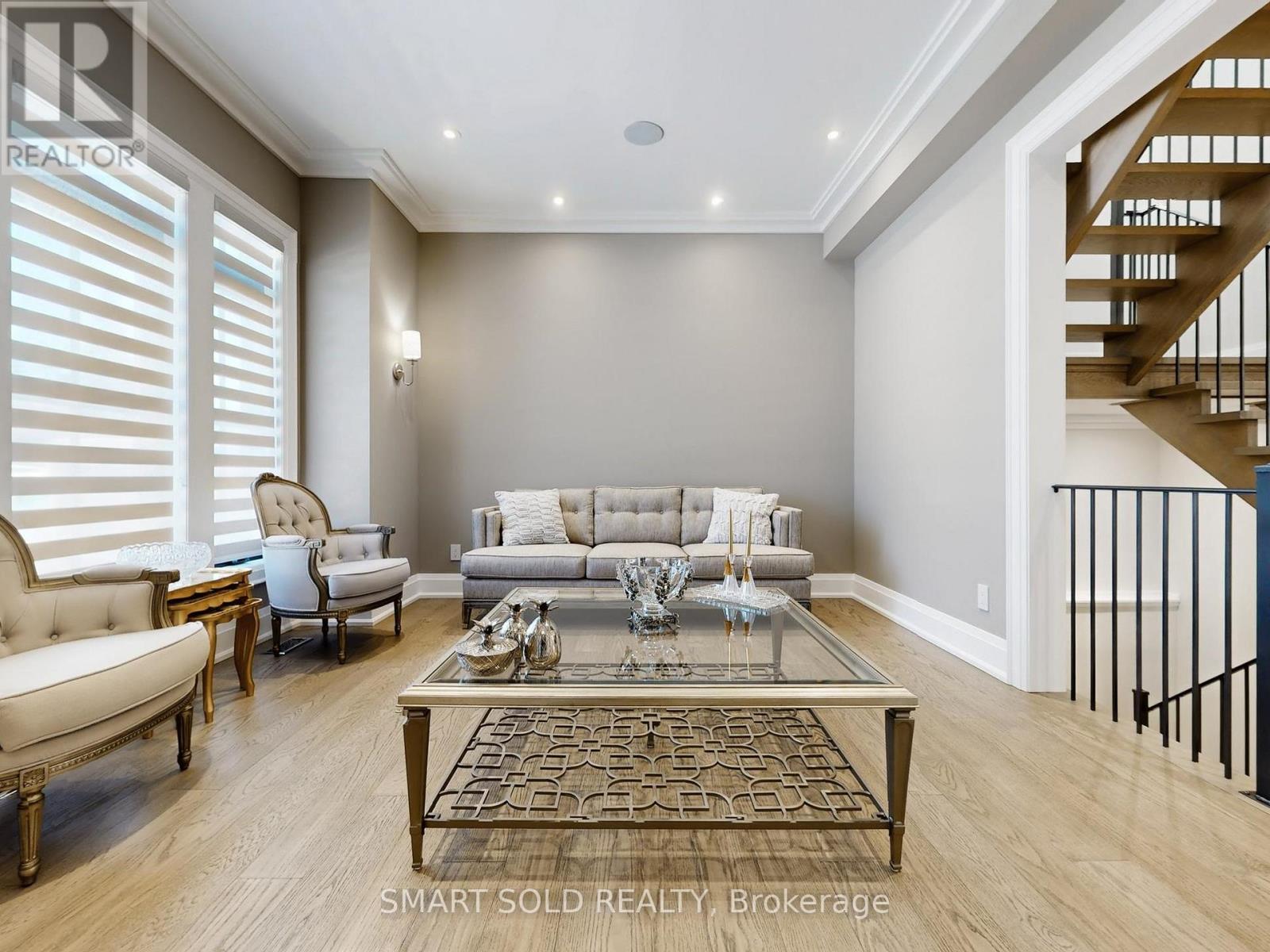 20 Dunn Drive, Richmond Hill, Ontario  L4E 3H8 - Photo 3 - N12774182