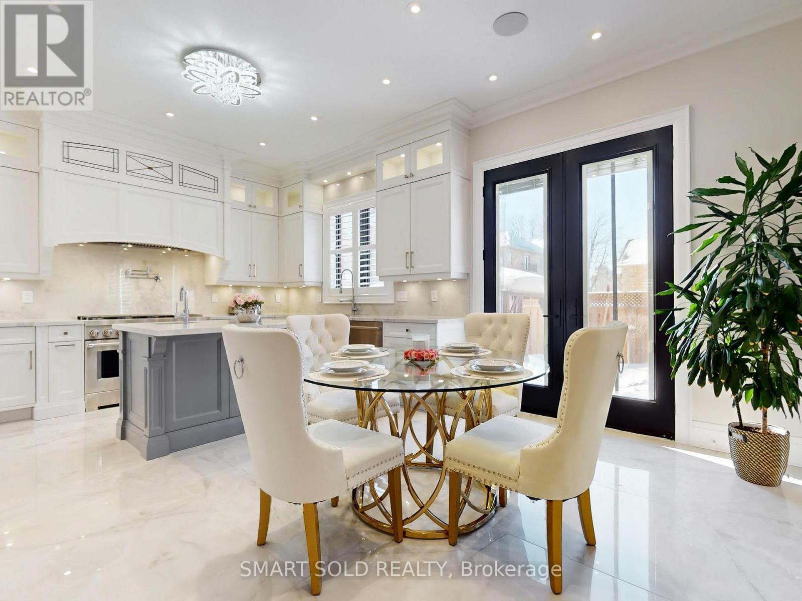 20 Dunn Drive, Richmond Hill, Ontario  L4E 3H8 - Photo 9 - N12774182