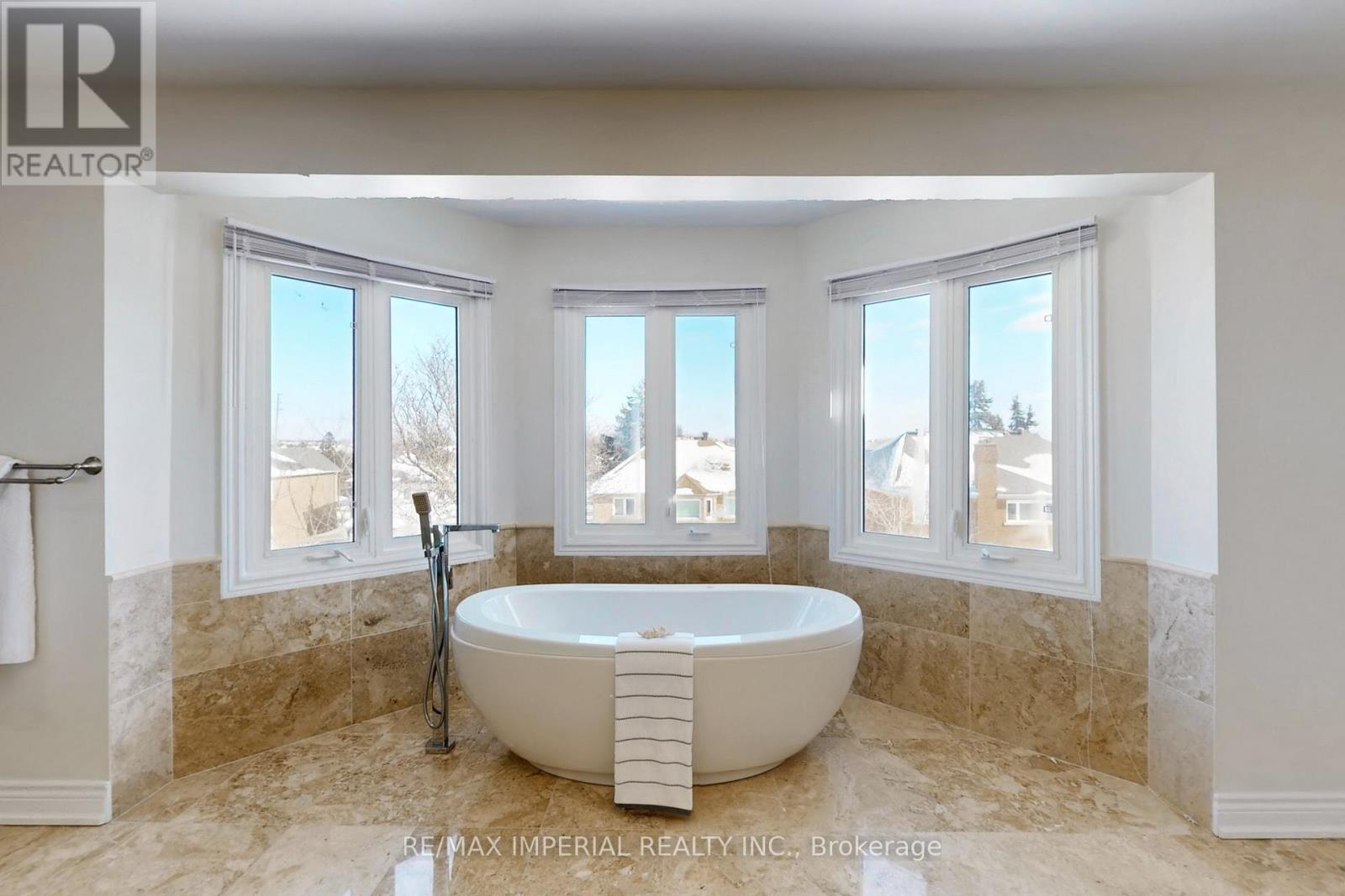 66 Hillhurst Drive, Richmond Hill, Ontario  L4B 2V3 - Photo 30 - N12774188