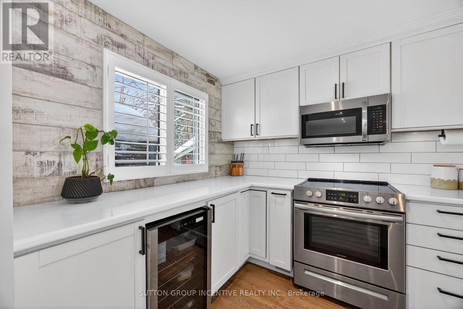 56 Shakespeare Crescent, Barrie, Ontario  L4N 6C1 - Photo 8 - S12774214