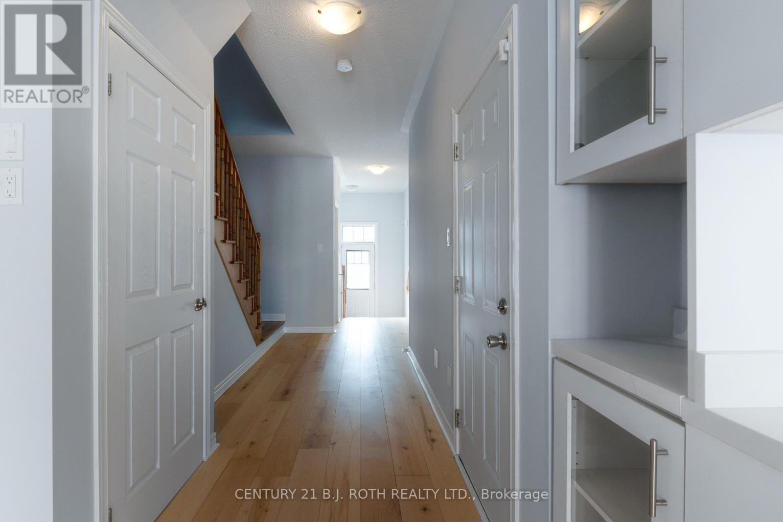 3047 Eberly Woods Drive, Oakville, Ontario  L6M 0T6 - Photo 10 - W12774228