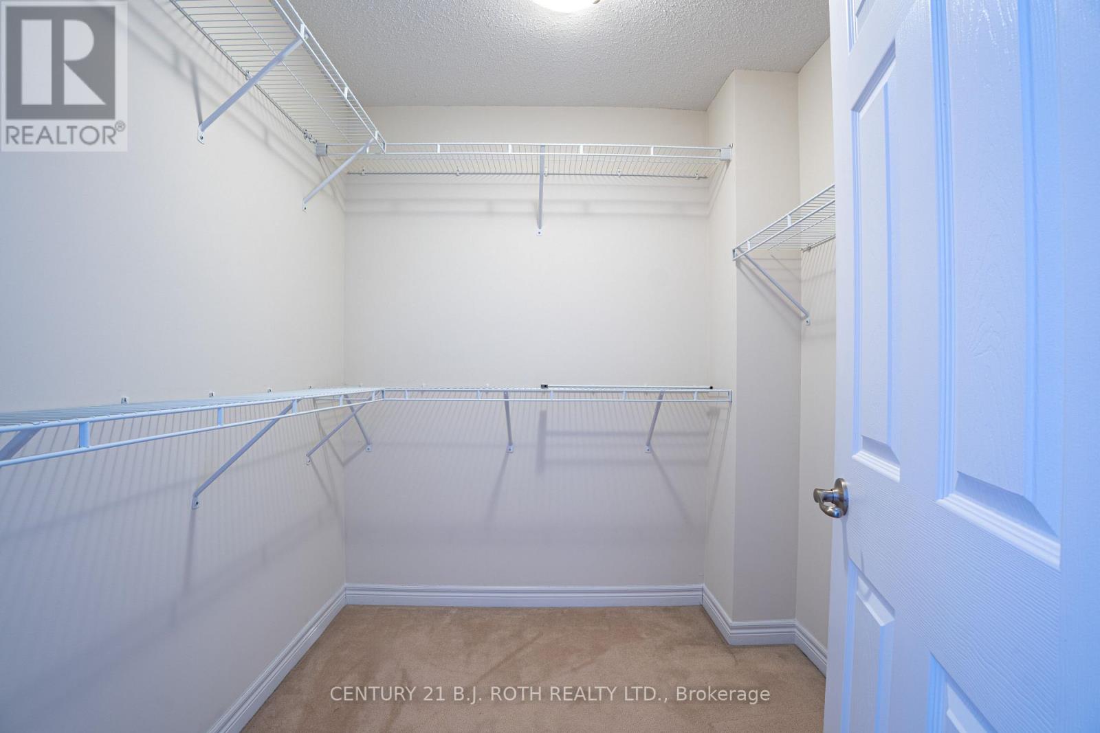 3047 Eberly Woods Drive, Oakville, Ontario  L6M 0T6 - Photo 16 - W12774228