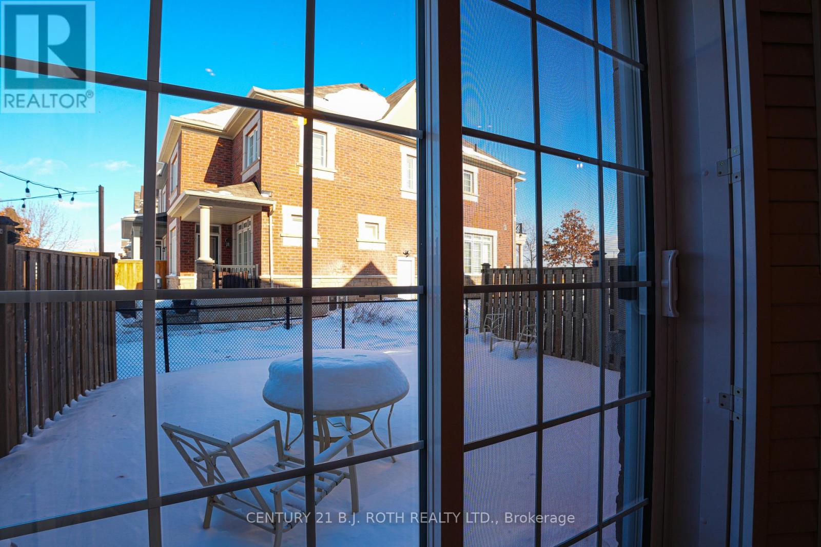 3047 Eberly Woods Drive, Oakville, Ontario  L6M 0T6 - Photo 9 - W12774228