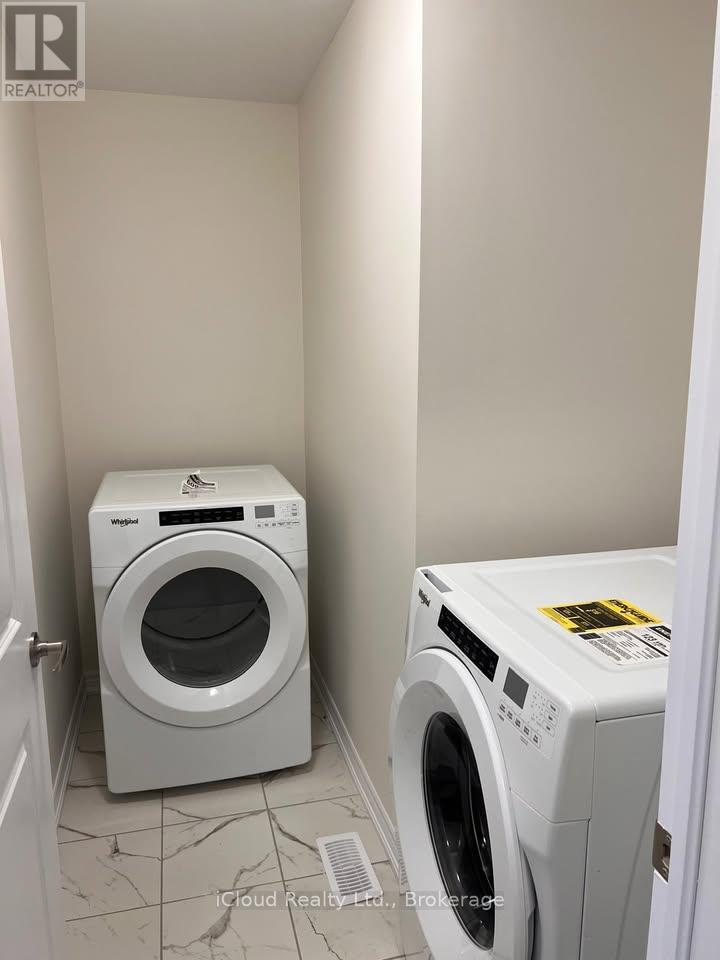 214 Broadacre Drive, Kitchener, Ontario  N2R 0S6 - Photo 3 - X12774194