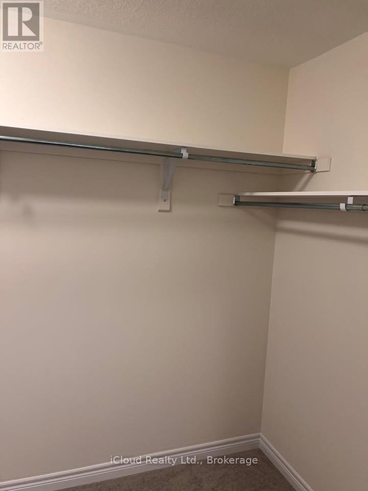 214 Broadacre Drive, Kitchener, Ontario  N2R 0S6 - Photo 4 - X12774194