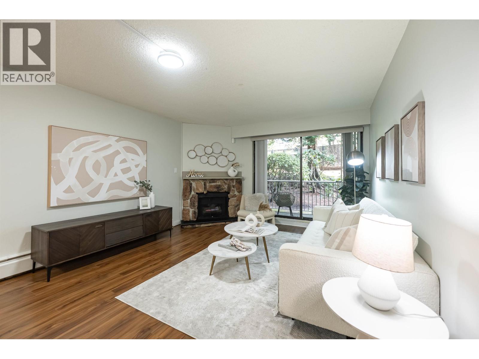 Listing Picture 3 of 25 : 102 3901 CARRIGAN COURT, Burnaby / 本拿比 - 魯藝地產 Yvonne Lu Group - MLS Medallion Club Member