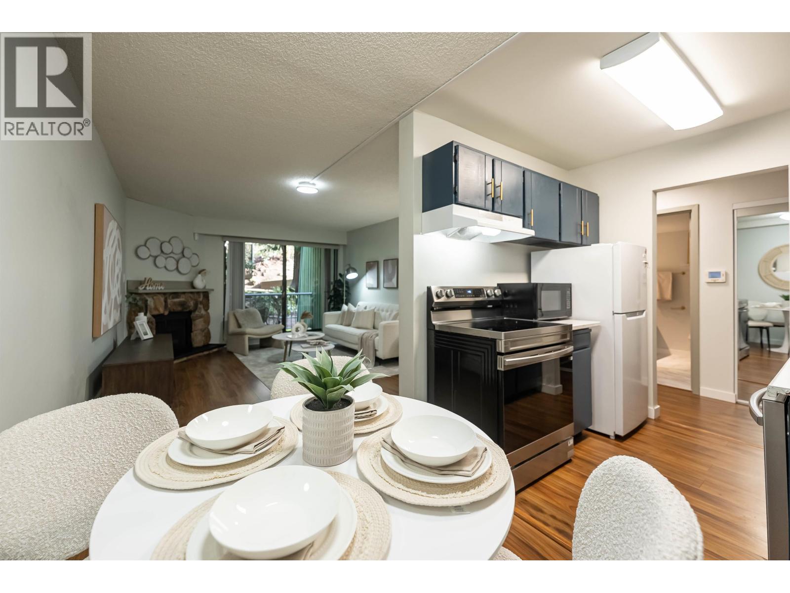 Listing Picture 10 of 25 : 102 3901 CARRIGAN COURT, Burnaby / 本拿比 - 魯藝地產 Yvonne Lu Group - MLS Medallion Club Member