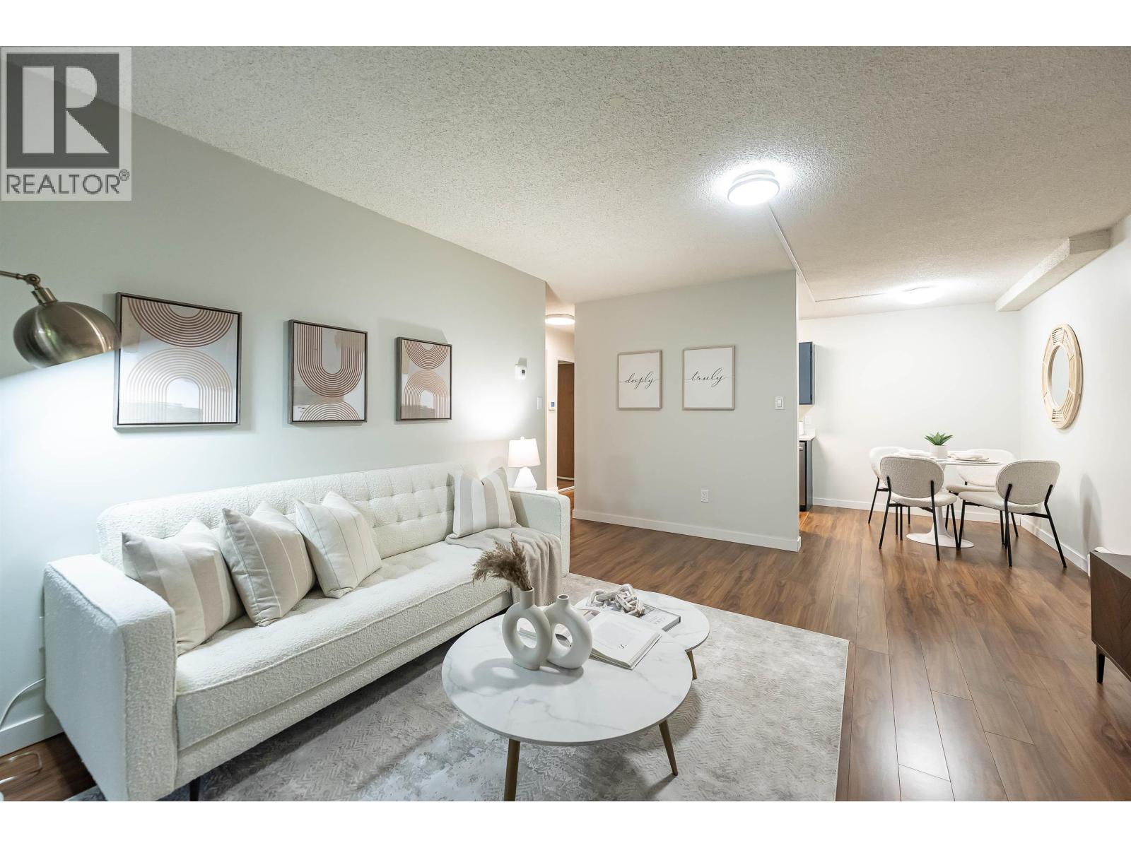 Listing Picture 5 of 25 : 102 3901 CARRIGAN COURT, Burnaby / 本拿比 - 魯藝地產 Yvonne Lu Group - MLS Medallion Club Member