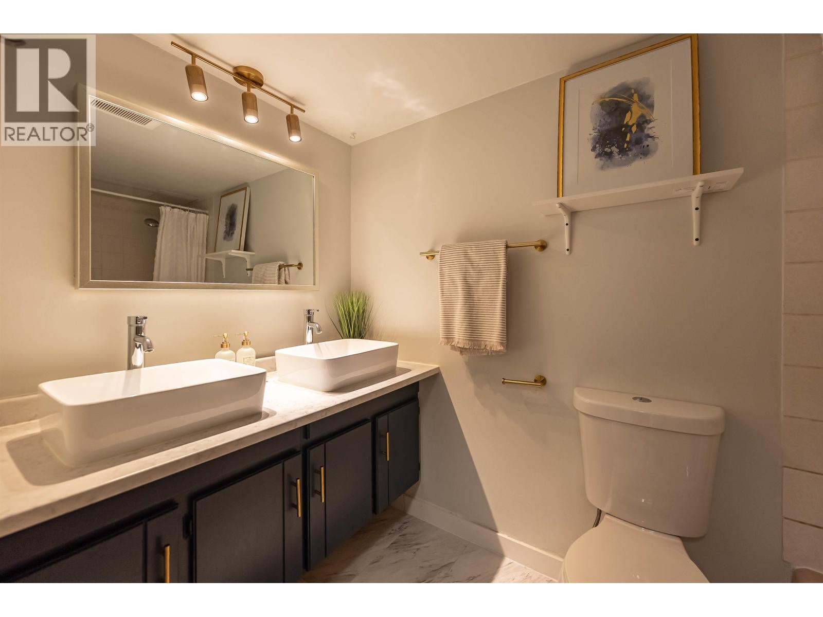 Listing Picture 15 of 25 : 102 3901 CARRIGAN COURT, Burnaby / 本拿比 - 魯藝地產 Yvonne Lu Group - MLS Medallion Club Member