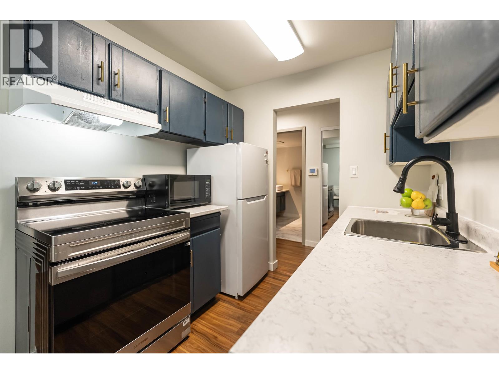 Listing Picture 12 of 25 : 102 3901 CARRIGAN COURT, Burnaby / 本拿比 - 魯藝地產 Yvonne Lu Group - MLS Medallion Club Member