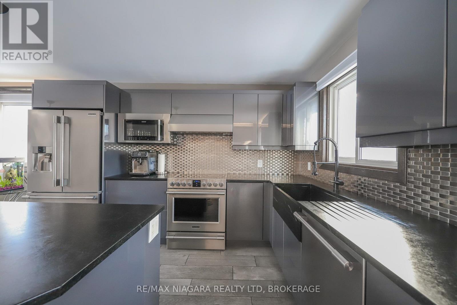 21 Jessica Drive, St. Catharines, Ontario  L2M 6V9 - Photo 9 - X12774244