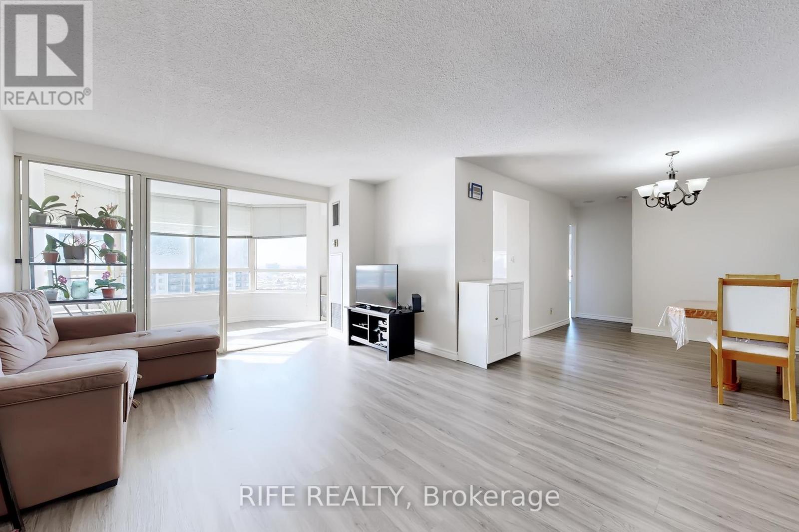 1708 - 275 Bamburgh Circle, Toronto, Ontario  M1W 3X4 - Photo 3 - E12774260