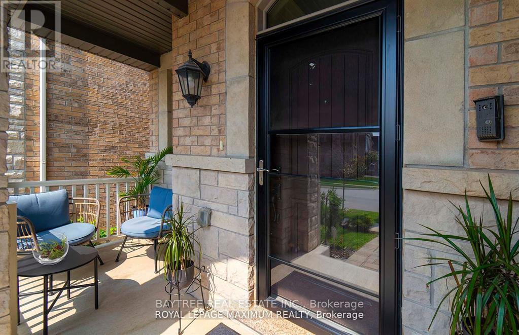 171 Cherryhurst Road, Oakville, Ontario  L6M 0W1 - Photo 2 - W12774262