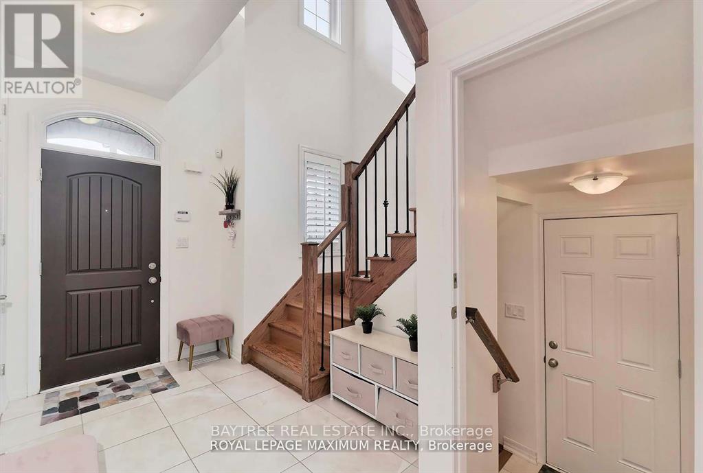 171 Cherryhurst Road, Oakville, Ontario  L6M 0W1 - Photo 3 - W12774262